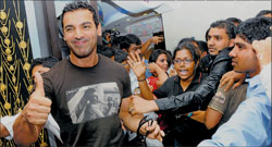 Hot John loses cool, slaps fan in Mangalore